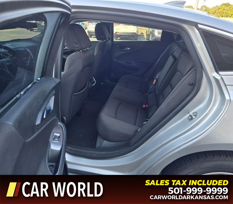 Chevrolet Malibu Vehicle Full-screen Gallery Image 10