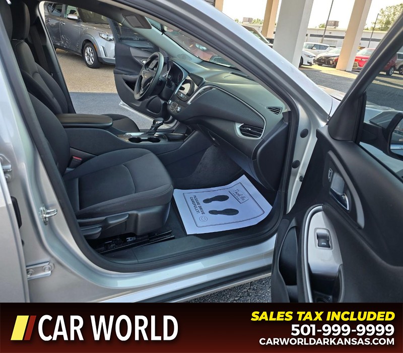 Chevrolet Malibu Vehicle Full-screen Gallery Image 11