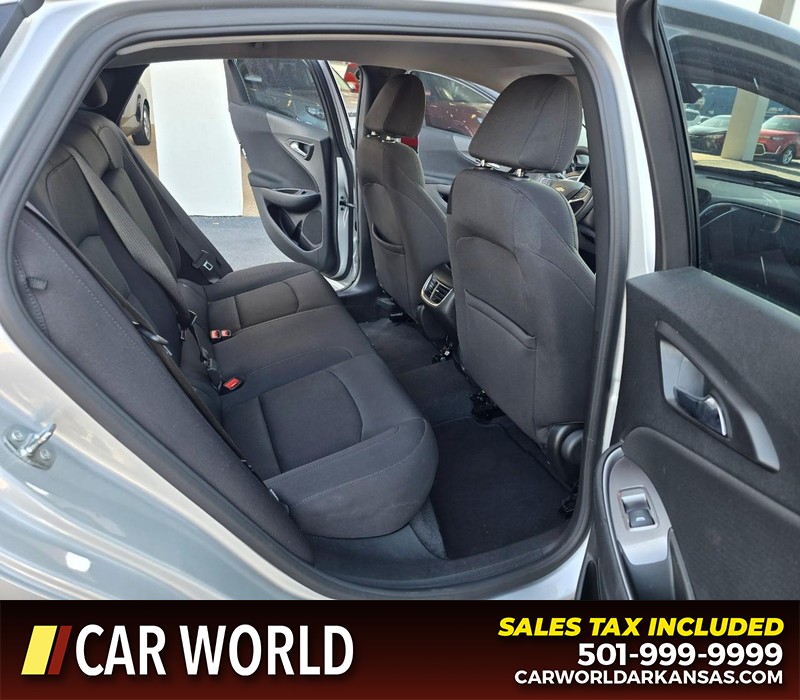 Chevrolet Malibu Vehicle Full-screen Gallery Image 12