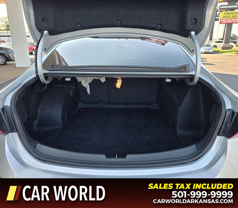 Chevrolet Malibu Vehicle Full-screen Gallery Image 13