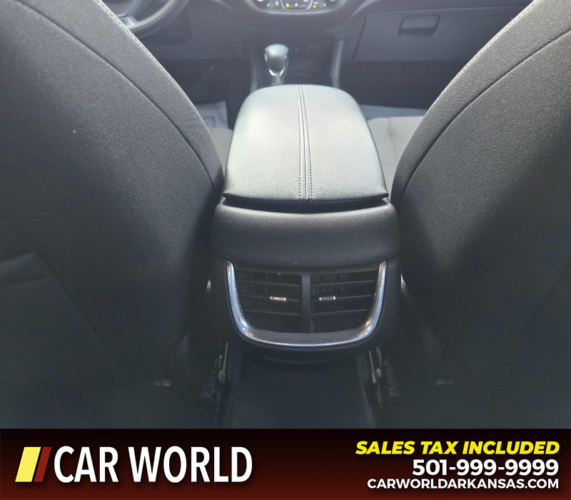 Chevrolet Malibu Vehicle Full-screen Gallery Image 19