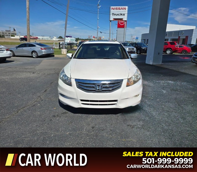 Honda Accord Sedan Vehicle Full-screen Gallery Image 2