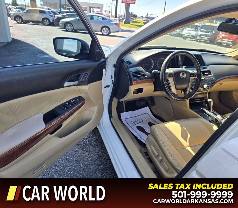 Honda Accord Sedan Vehicle Full-screen Gallery Image 7