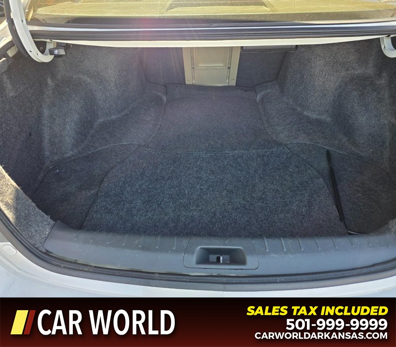 Honda Accord Sedan Vehicle Full-screen Gallery Image 13