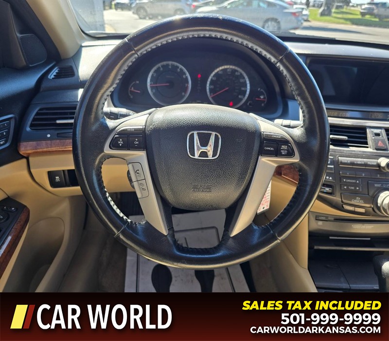 Honda Accord Sedan Vehicle Full-screen Gallery Image 14
