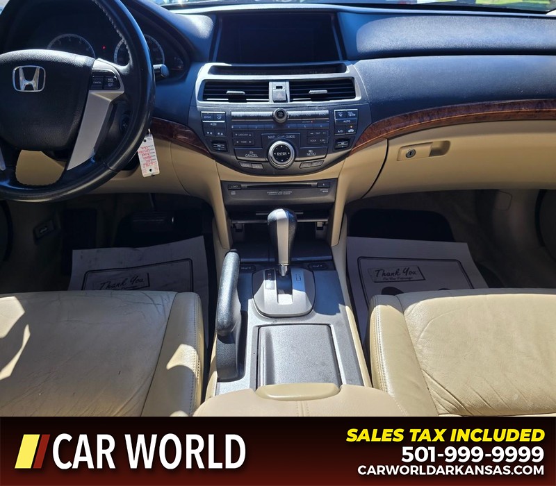 Honda Accord Sedan Vehicle Full-screen Gallery Image 17