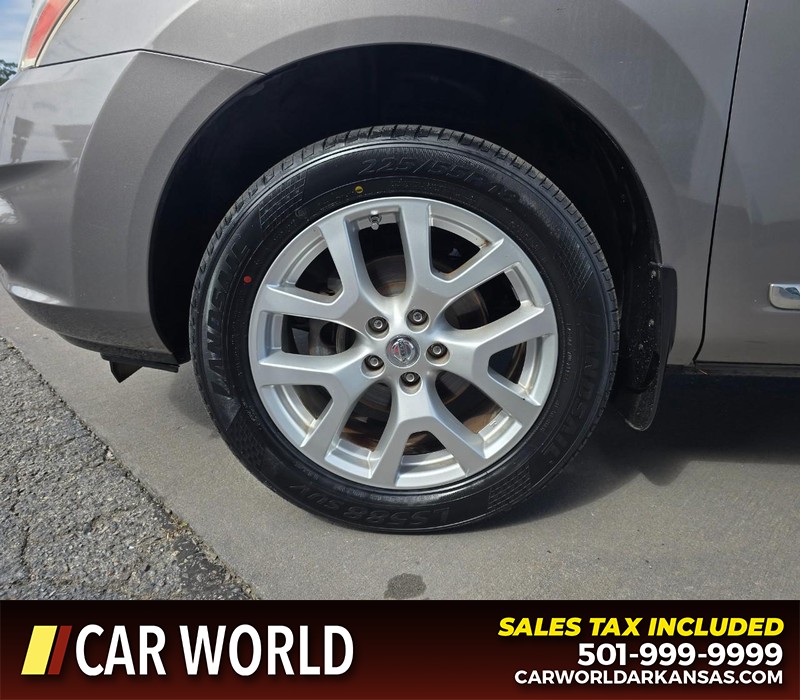 Nissan Rogue Vehicle Full-screen Gallery Image 6