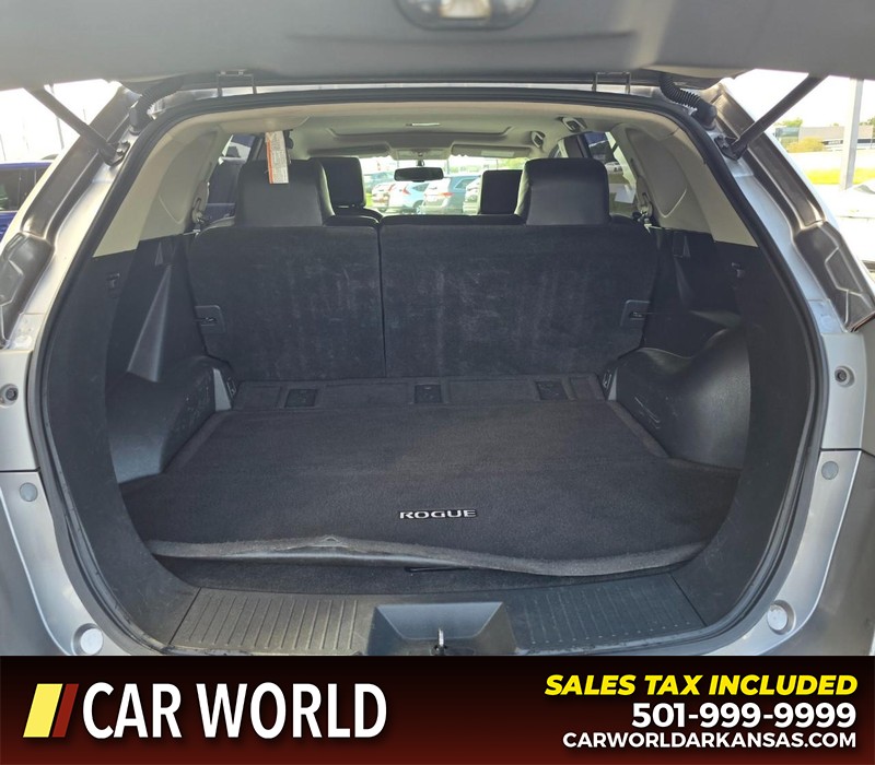 Nissan Rogue Vehicle Full-screen Gallery Image 13