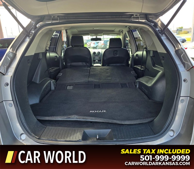 Nissan Rogue Vehicle Full-screen Gallery Image 14