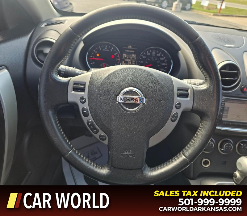 Nissan Rogue Vehicle Full-screen Gallery Image 15