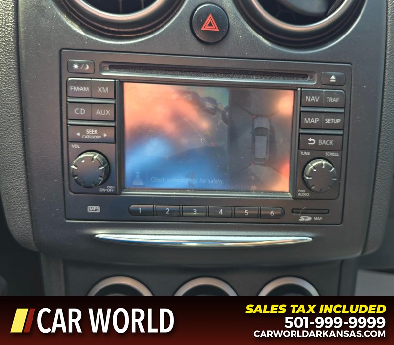 Nissan Rogue Vehicle Full-screen Gallery Image 19