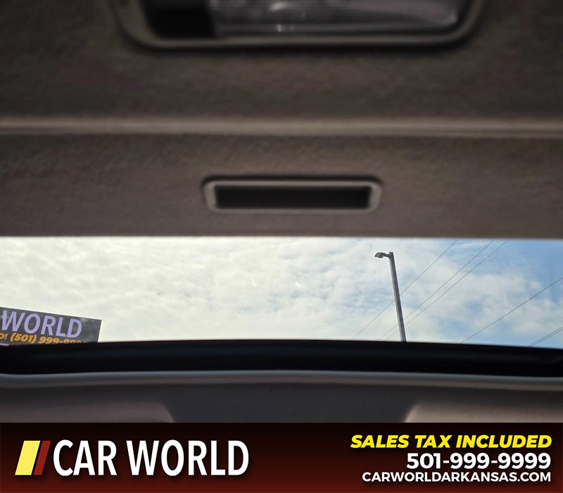 Nissan Rogue Vehicle Full-screen Gallery Image 20