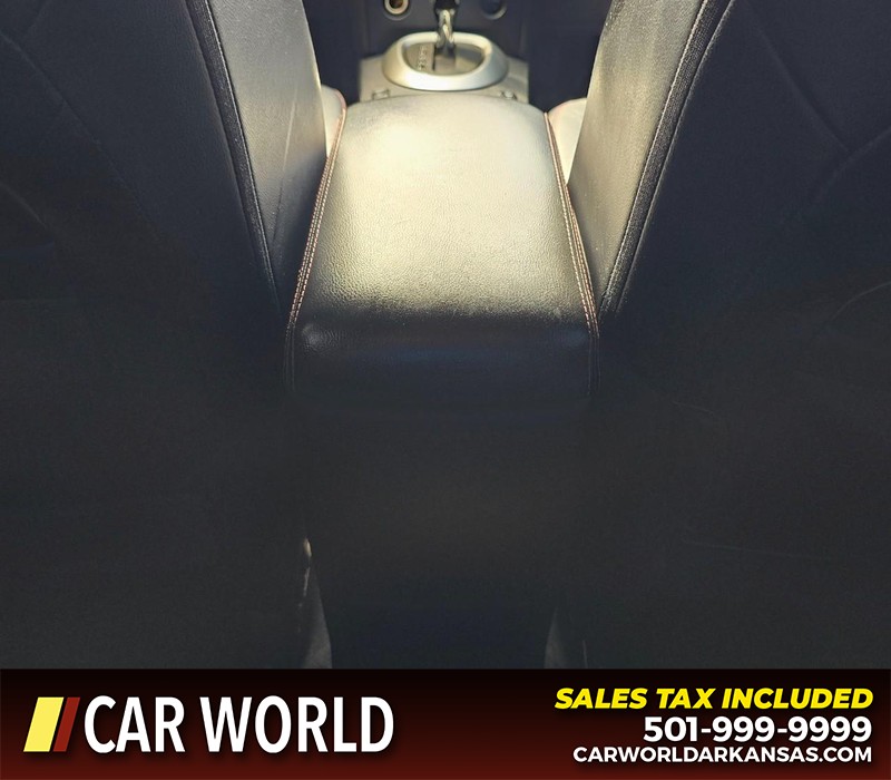 Nissan Rogue Vehicle Full-screen Gallery Image 21