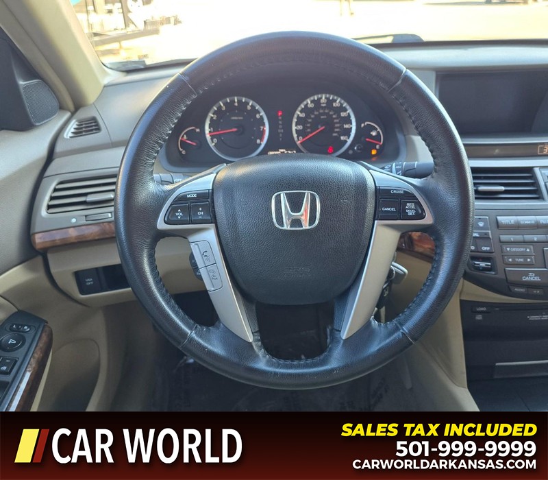 Honda Accord Sedan Vehicle Full-screen Gallery Image 15