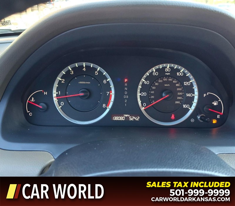 Honda Accord Sedan Vehicle Full-screen Gallery Image 17