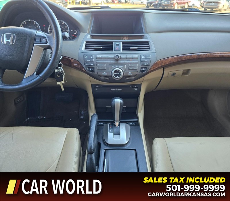 Honda Accord Sedan Vehicle Full-screen Gallery Image 18