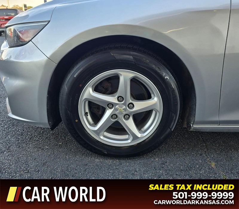 Chevrolet Malibu Vehicle Full-screen Gallery Image 6