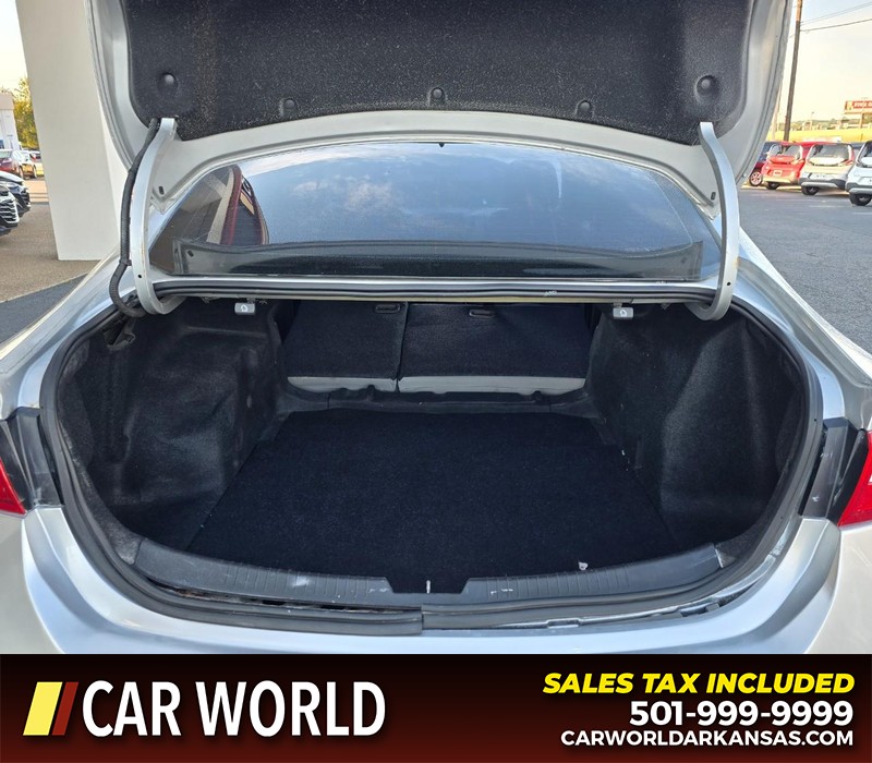 Chevrolet Malibu Vehicle Full-screen Gallery Image 14