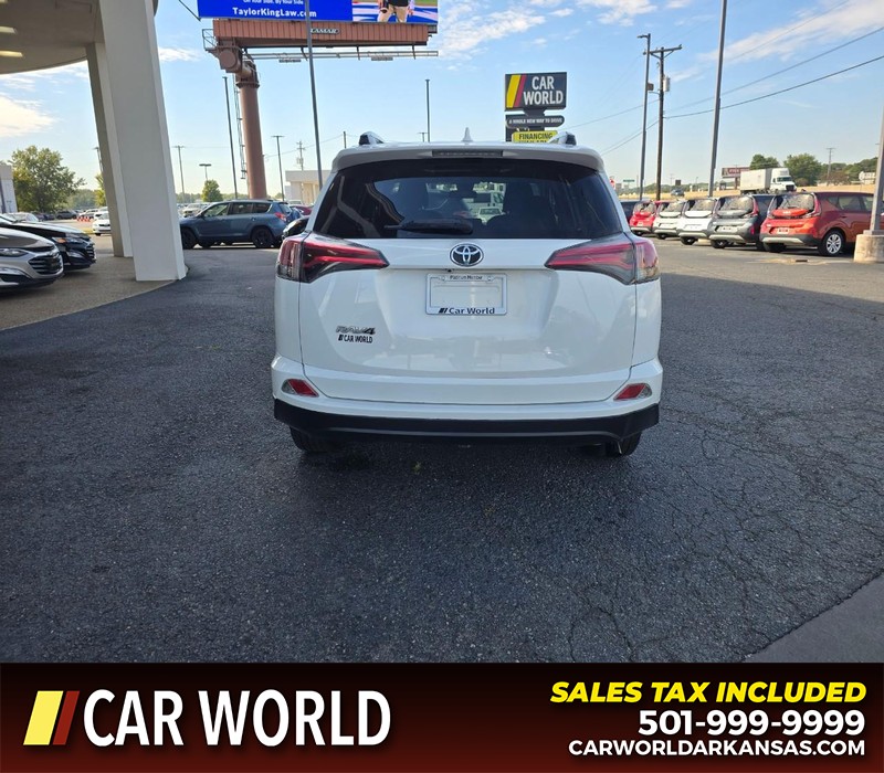 Toyota RAV4 Vehicle Full-screen Gallery Image 5