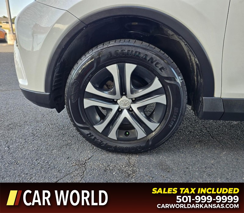 Toyota RAV4 Vehicle Full-screen Gallery Image 6