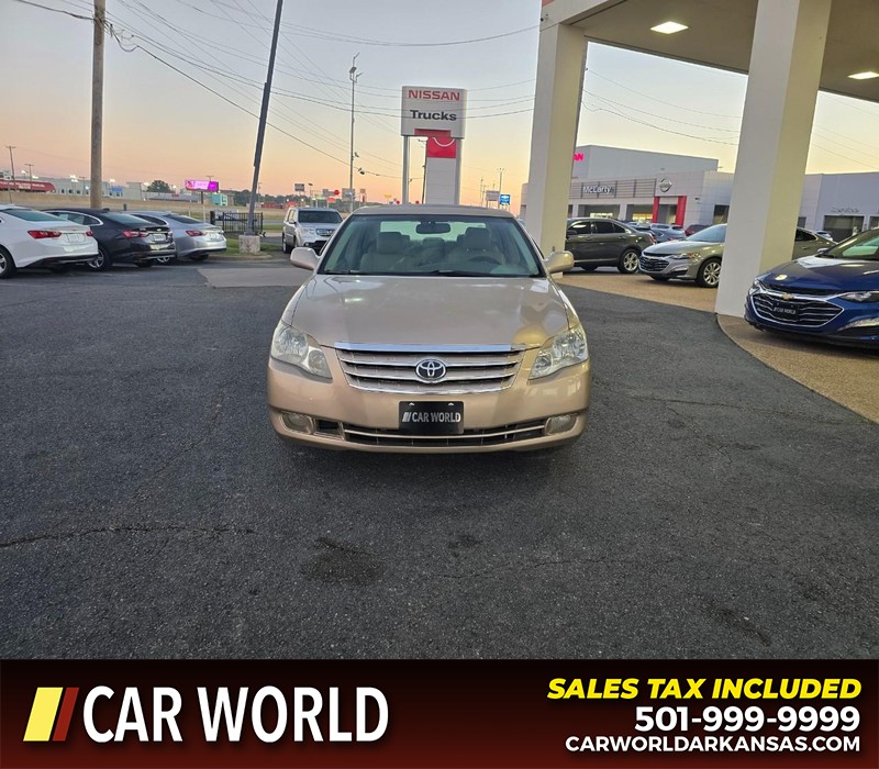 Toyota Avalon Vehicle Full-screen Gallery Image 2