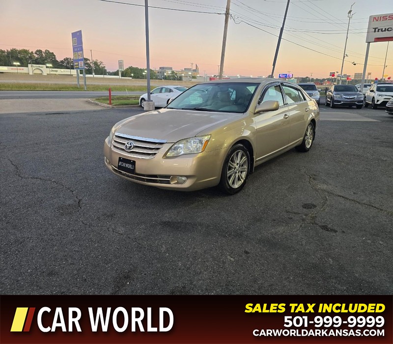 Toyota Avalon Vehicle Full-screen Gallery Image 3