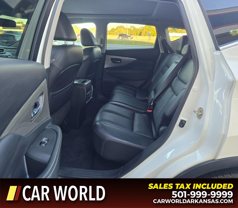 Nissan Murano Vehicle Full-screen Gallery Image 10