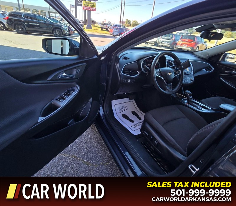 Chevrolet Malibu Vehicle Full-screen Gallery Image 7