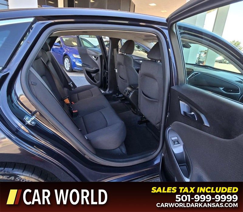 Chevrolet Malibu Vehicle Full-screen Gallery Image 12