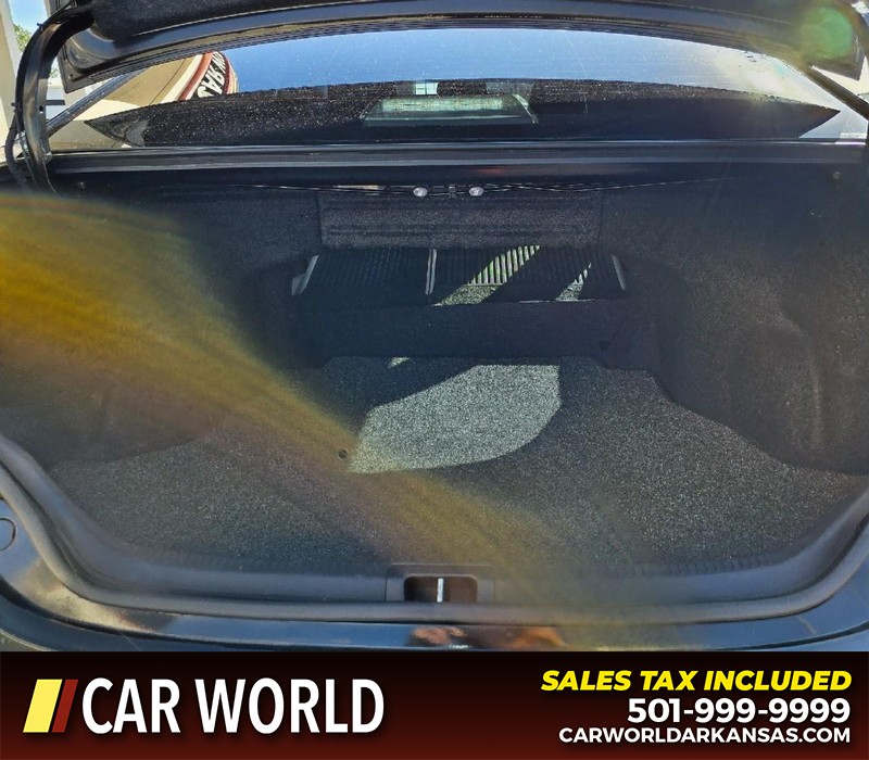 Toyota Camry Vehicle Full-screen Gallery Image 14