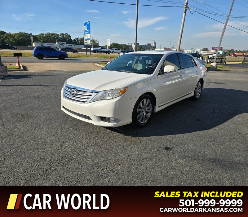 Toyota Avalon Vehicle Full-screen Gallery Image 3