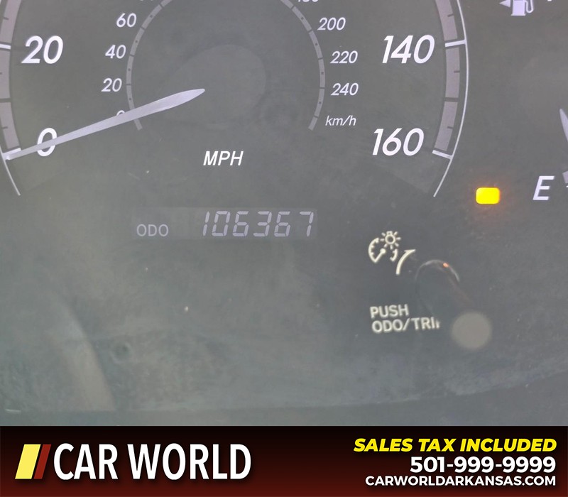 Toyota Avalon Vehicle Full-screen Gallery Image 17