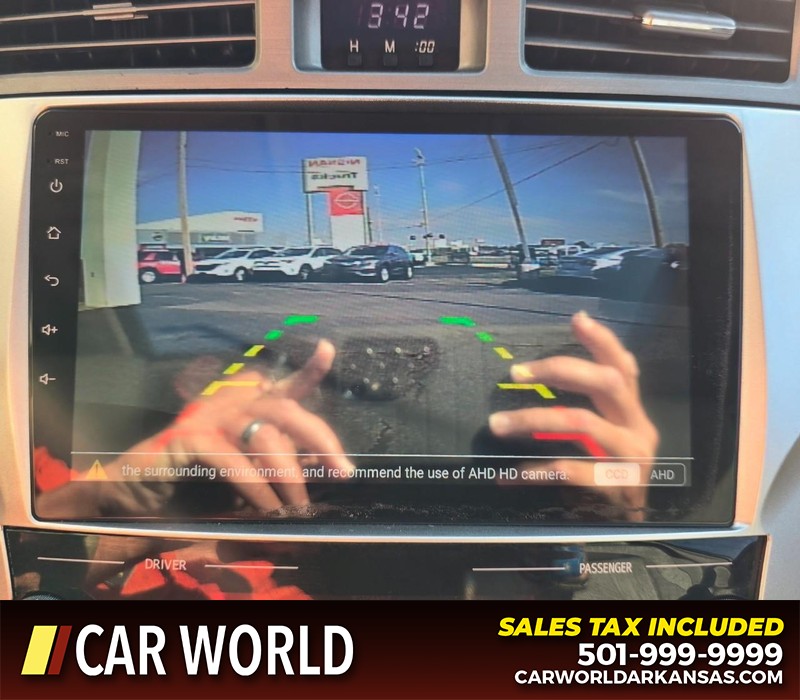 Toyota Avalon Vehicle Full-screen Gallery Image 20