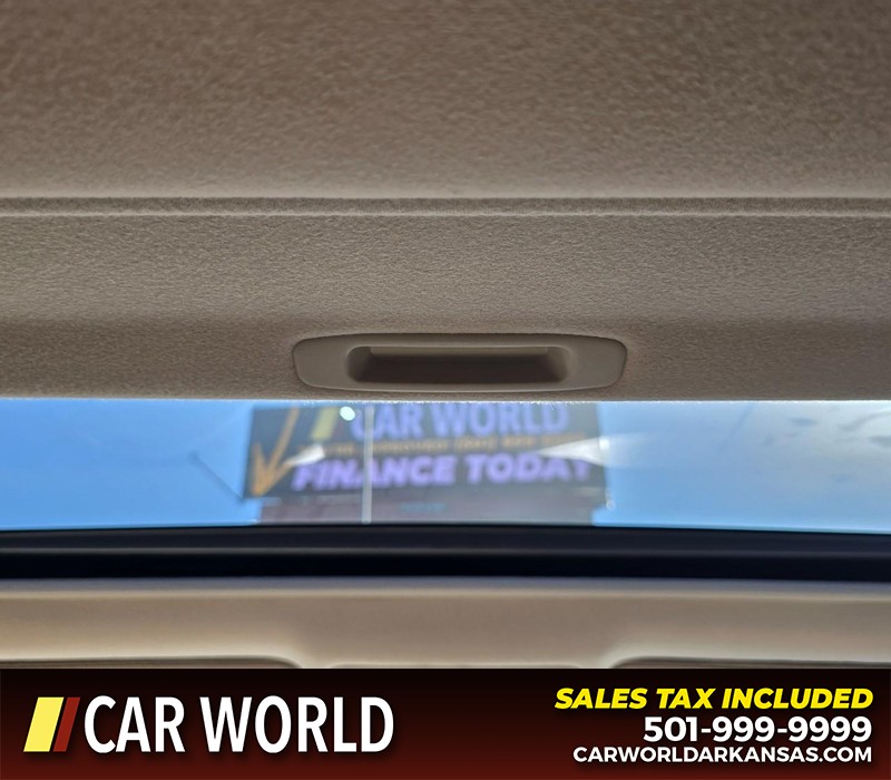 Toyota Avalon Vehicle Full-screen Gallery Image 21