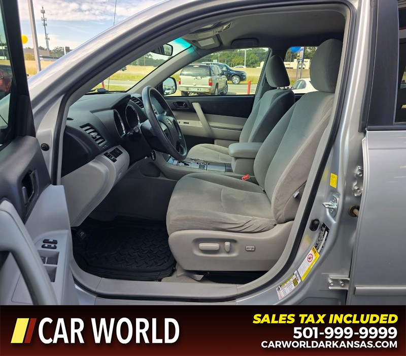 Toyota Highlander Vehicle Full-screen Gallery Image 8