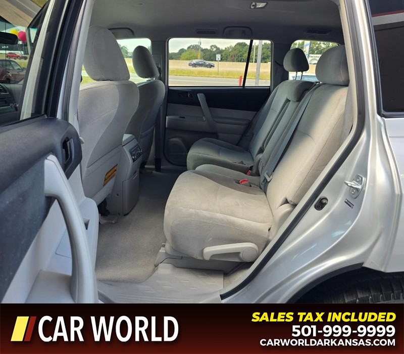 Toyota Highlander Vehicle Full-screen Gallery Image 10