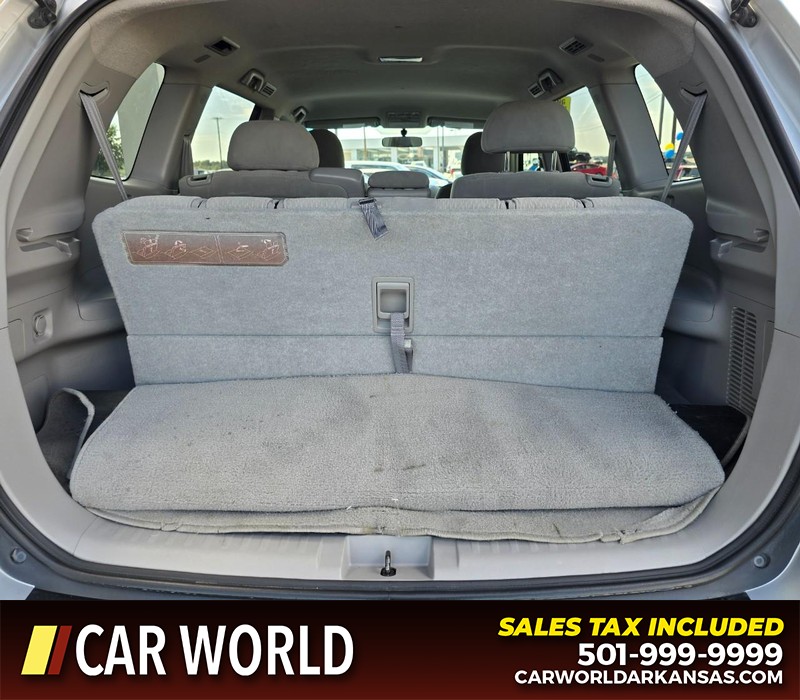 Toyota Highlander Vehicle Full-screen Gallery Image 15