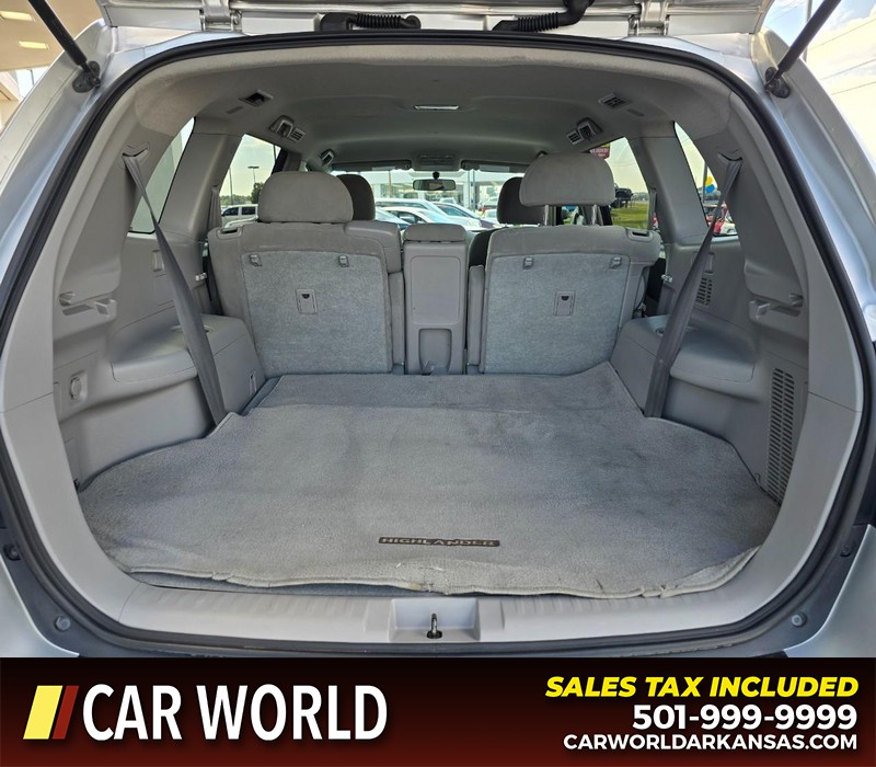 Toyota Highlander Vehicle Full-screen Gallery Image 16