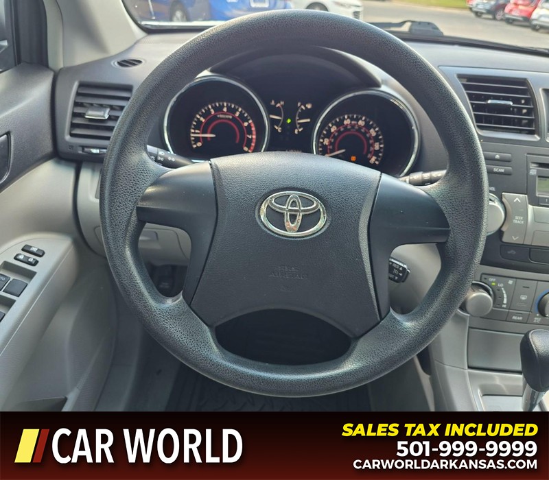 Toyota Highlander Vehicle Full-screen Gallery Image 18