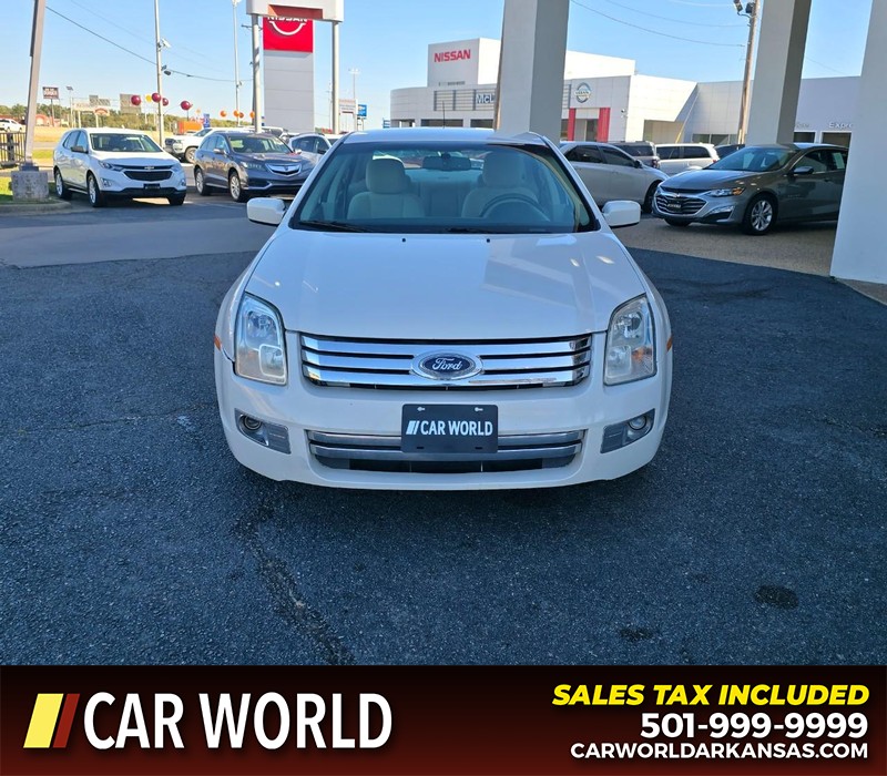 Ford Fusion Vehicle Full-screen Gallery Image 2