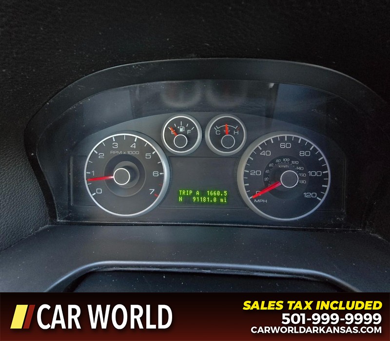 Ford Fusion Vehicle Full-screen Gallery Image 17