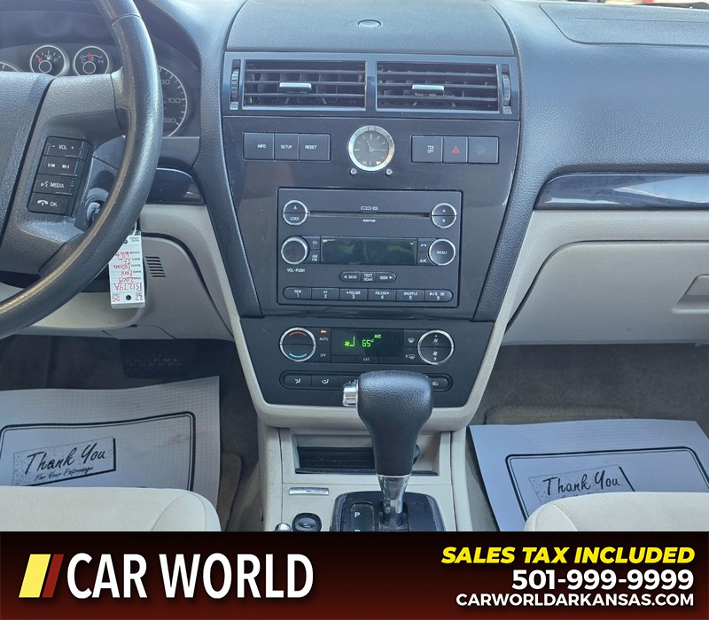 Ford Fusion Vehicle Full-screen Gallery Image 18