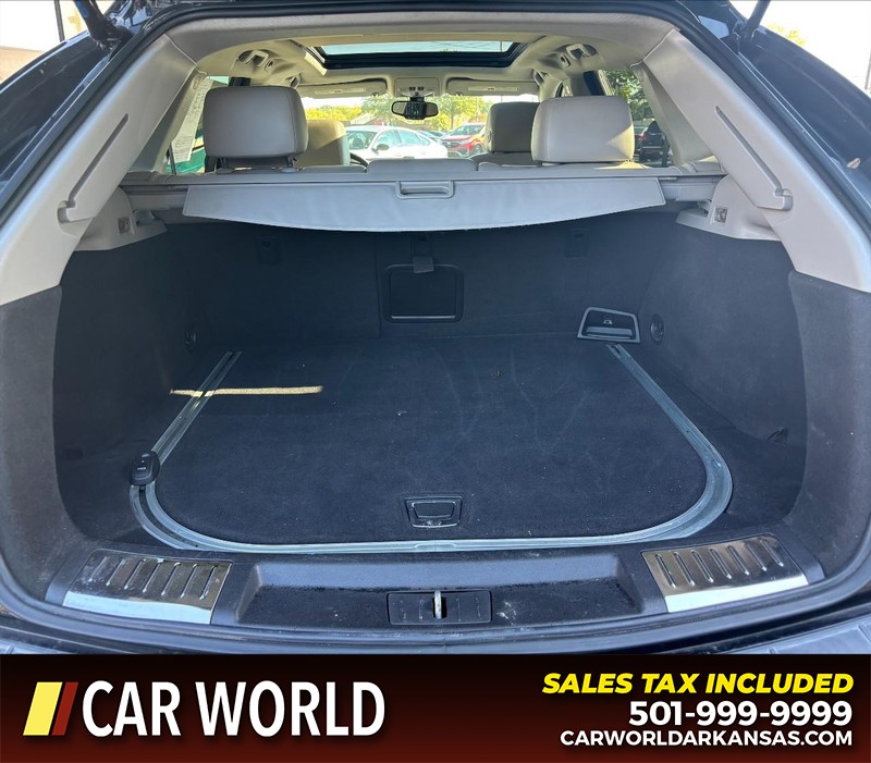 Cadillac SRX Vehicle Full-screen Gallery Image 6