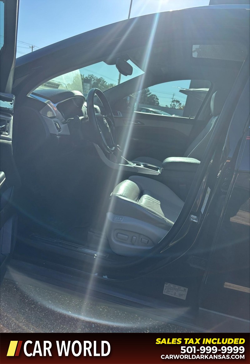 Cadillac SRX Vehicle Full-screen Gallery Image 13