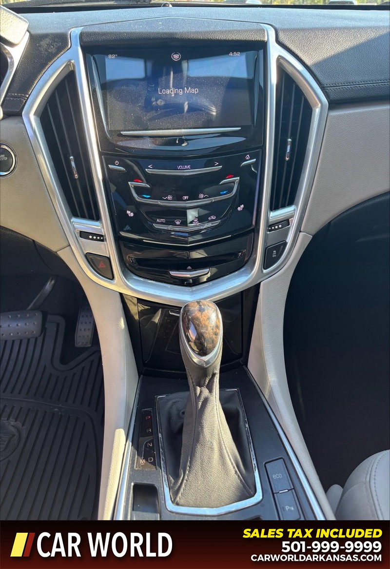 Cadillac SRX Vehicle Full-screen Gallery Image 17