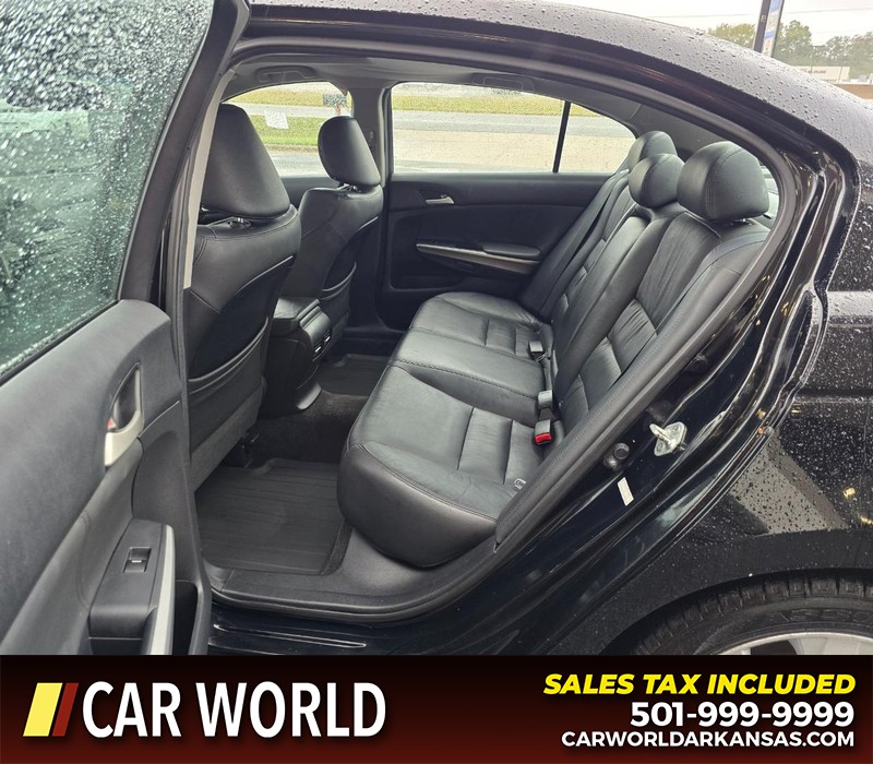 Honda Accord Sedan Vehicle Full-screen Gallery Image 10
