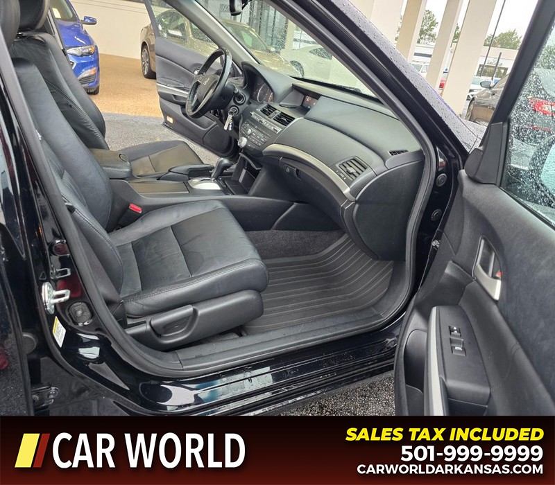 Honda Accord Sedan Vehicle Full-screen Gallery Image 11