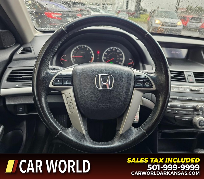 Honda Accord Sedan Vehicle Full-screen Gallery Image 14