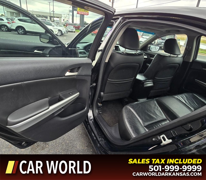 Honda Accord Sedan Vehicle Full-screen Gallery Image 9