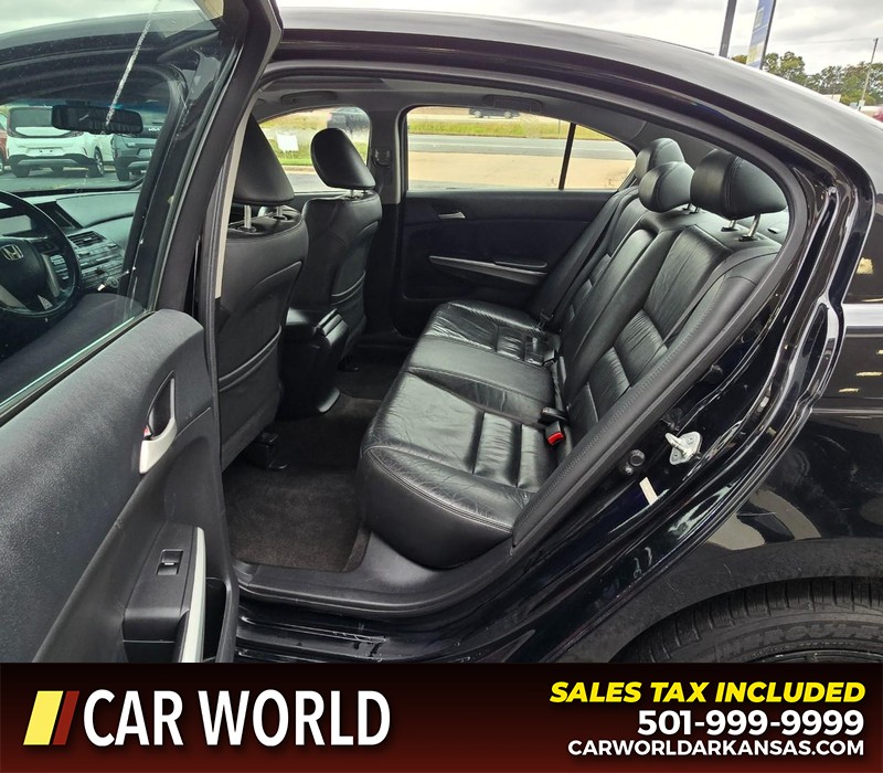 Honda Accord Sedan Vehicle Full-screen Gallery Image 10